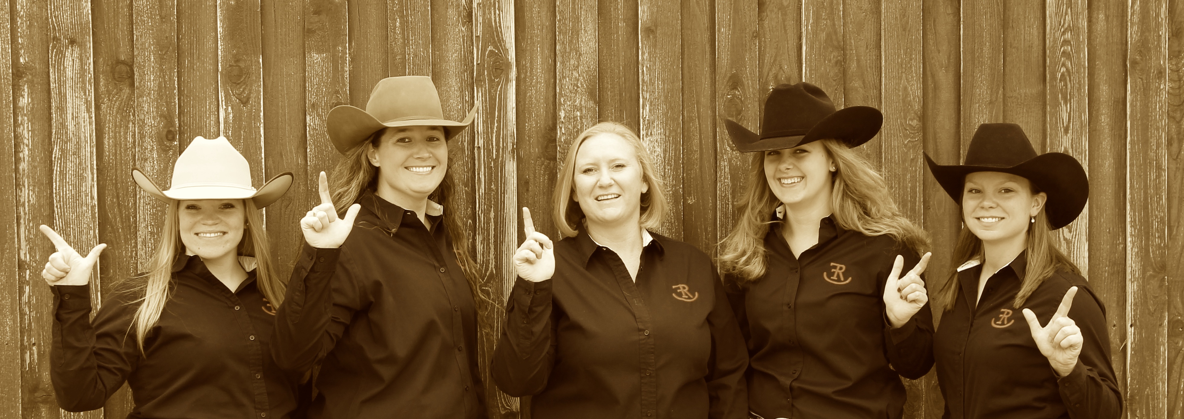 gunsup girlsgunsup