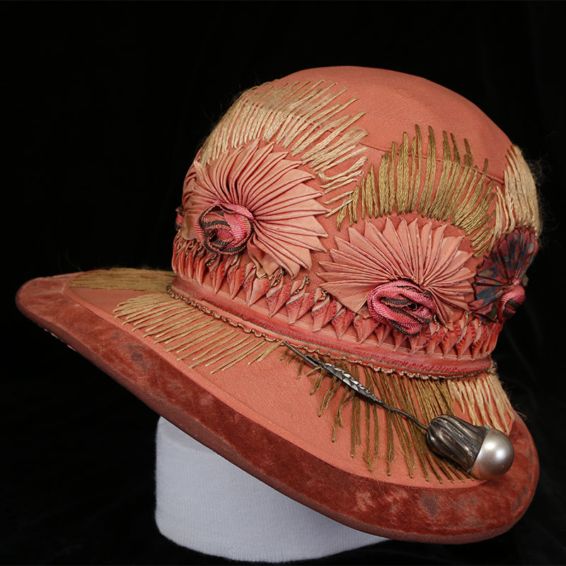 pink hat