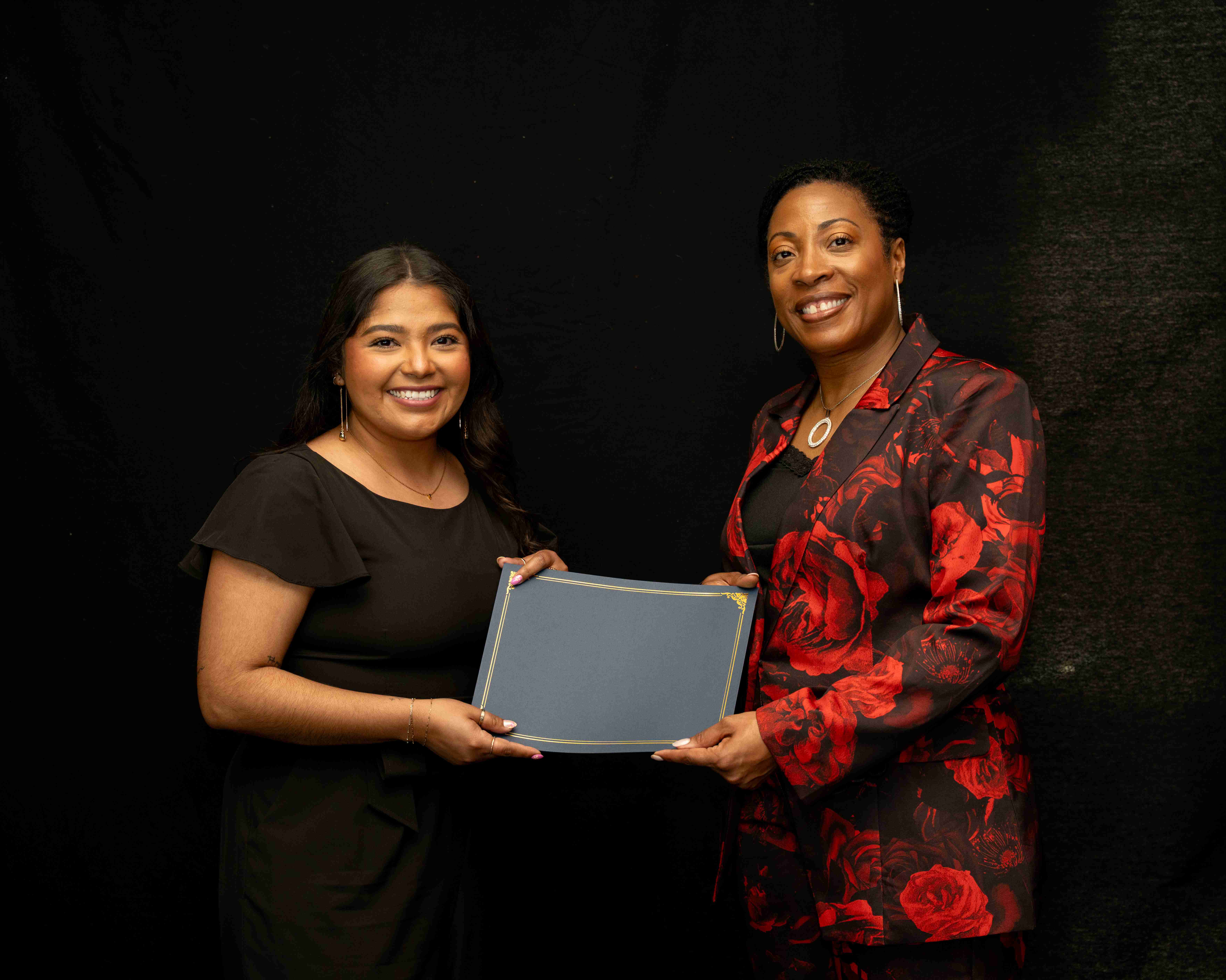 Yaretzi Sandoval of Ropesville ISD receiving the Helen I. Medley Award.