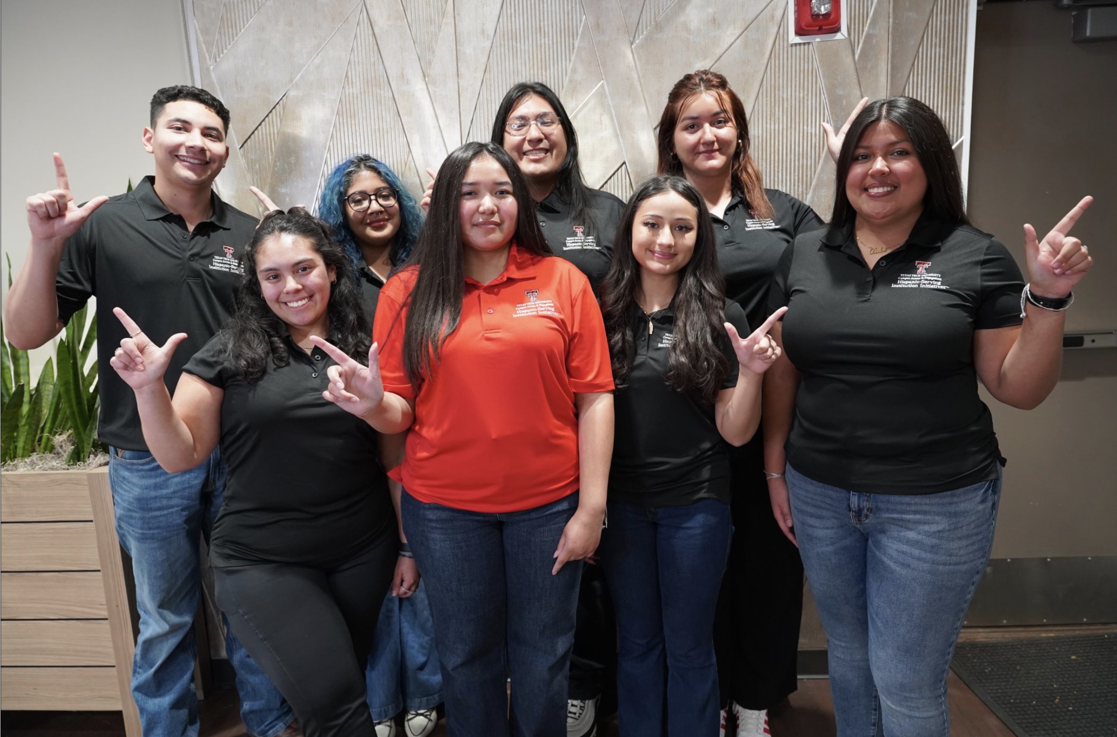 HSI Student Ambassadors pose for a photo