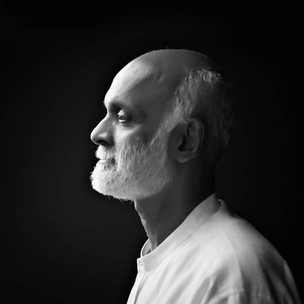 Professor Joe Aranha, portrait taken Fall 2019.