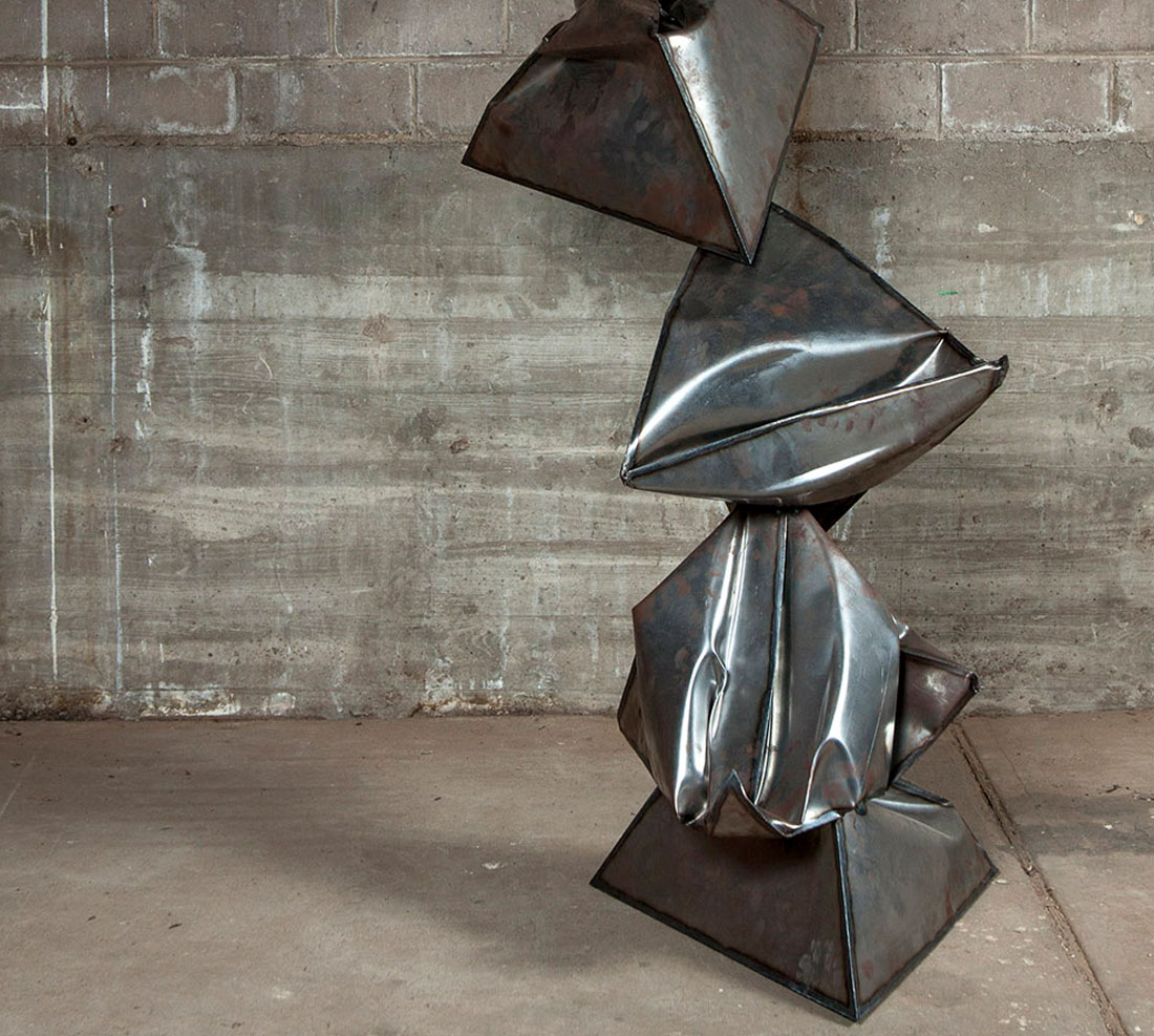 Sculpture made of metal