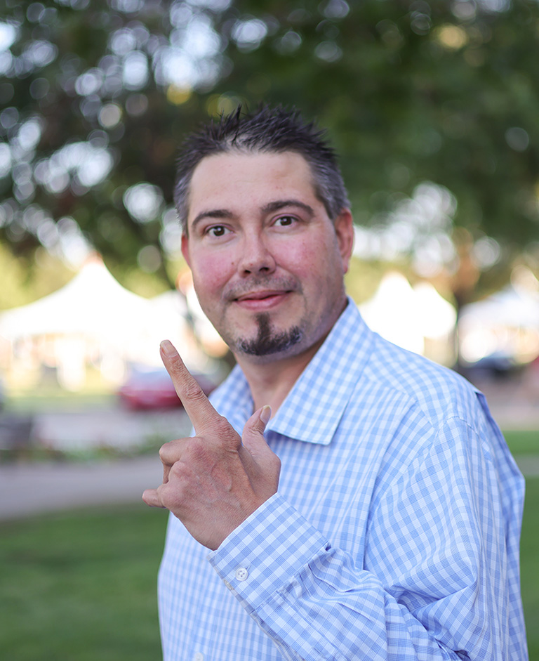portrait of Mark Hendley