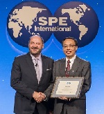 Dr. James Sheng received the Distinguished Membership award from the Society of Petroleum Engineers (SPE) at the 2018 SPE Annual Meeting.