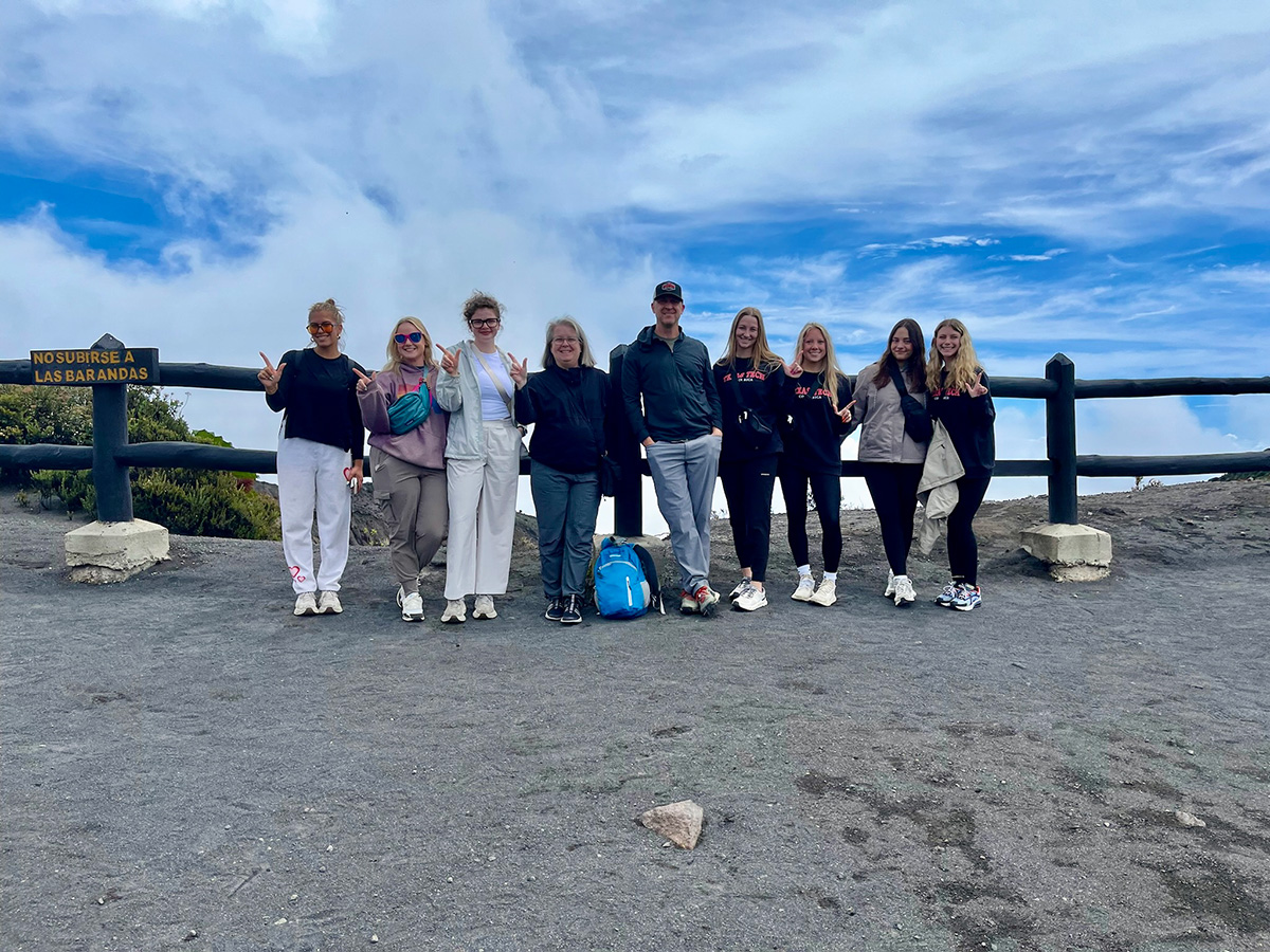 Class group photo in Costa Rica
