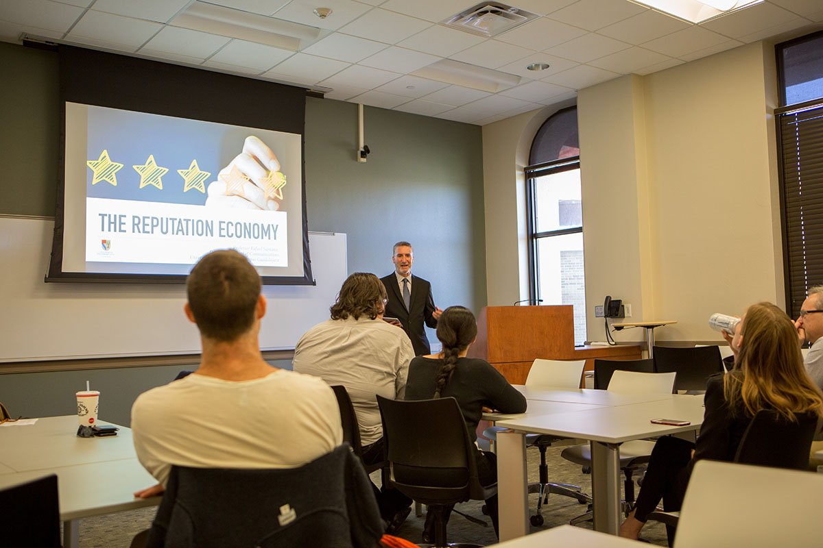 Panamerican University Dean visits CoMC to further university's collaboration