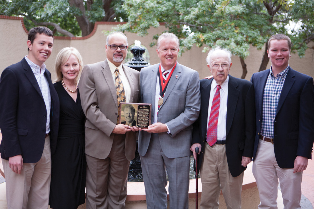 David Swofford and family with Dean Perlmutter presenting award