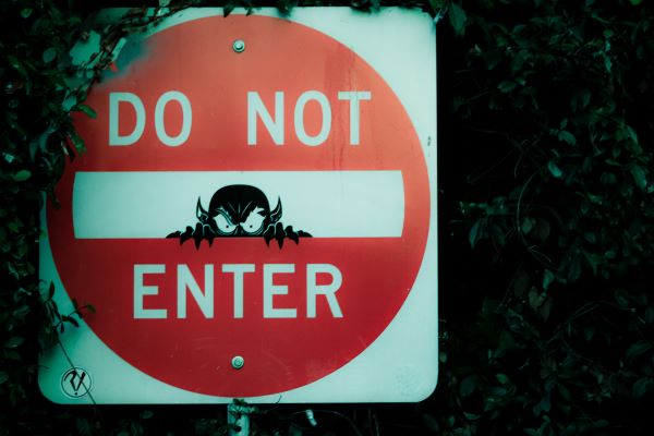 "do not enter" sign