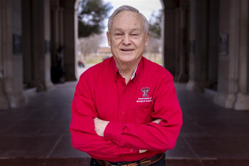 dr llewellyn d lou densmore 2025 faculty excellence in mentoring award winner ttu grad graduate school