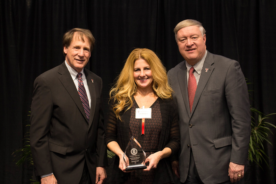 Distinguished Staff Awards 2014 Recipient Image: Nikki Bohannon - Rawls College of Business