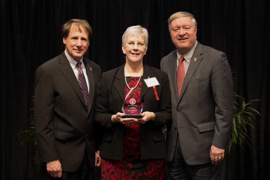 Distinguished Staff Awards 2014 Recipient Image: Elizabeth McDaniel - Office of International Affairs Distinguished Staff Awards 2014 Recipient Image: Elizabeth McDaniel - Office of International Affairs