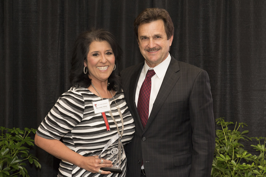 Distinguished Staff Awards 2017 Recipient Image: Rozalind Alston - University Student Housing Distinguished Staff Awards 2017 Recipient Image: Rozalind Alston - University Student Housing