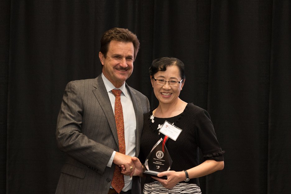 Distinguished Staff Awards 2018 Recipient Image:Li Qin-College of Arts and Sciences Distinguished Staff Awards 2018 Recipient Image:Li Qin-College of Arts and Sciences