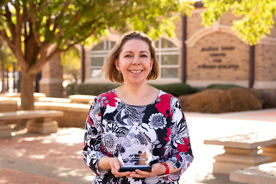 Distinguished Staff Awards 2020: Catherine Buscemi-eLearning and Academic Partnerships