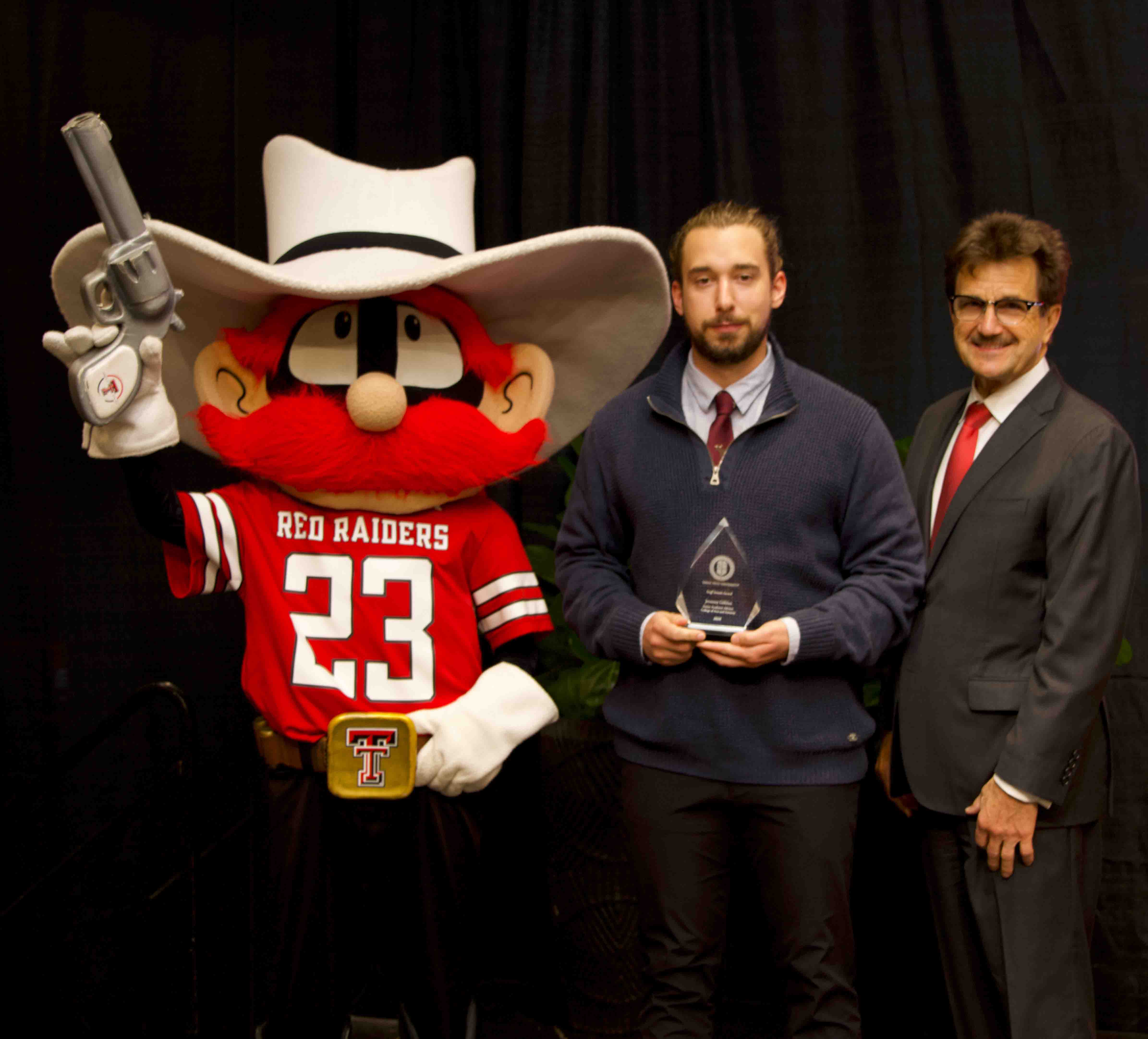 Distinguished Staff Awards 2023 Recipient Image: Nataly Mendoza University Student Housing