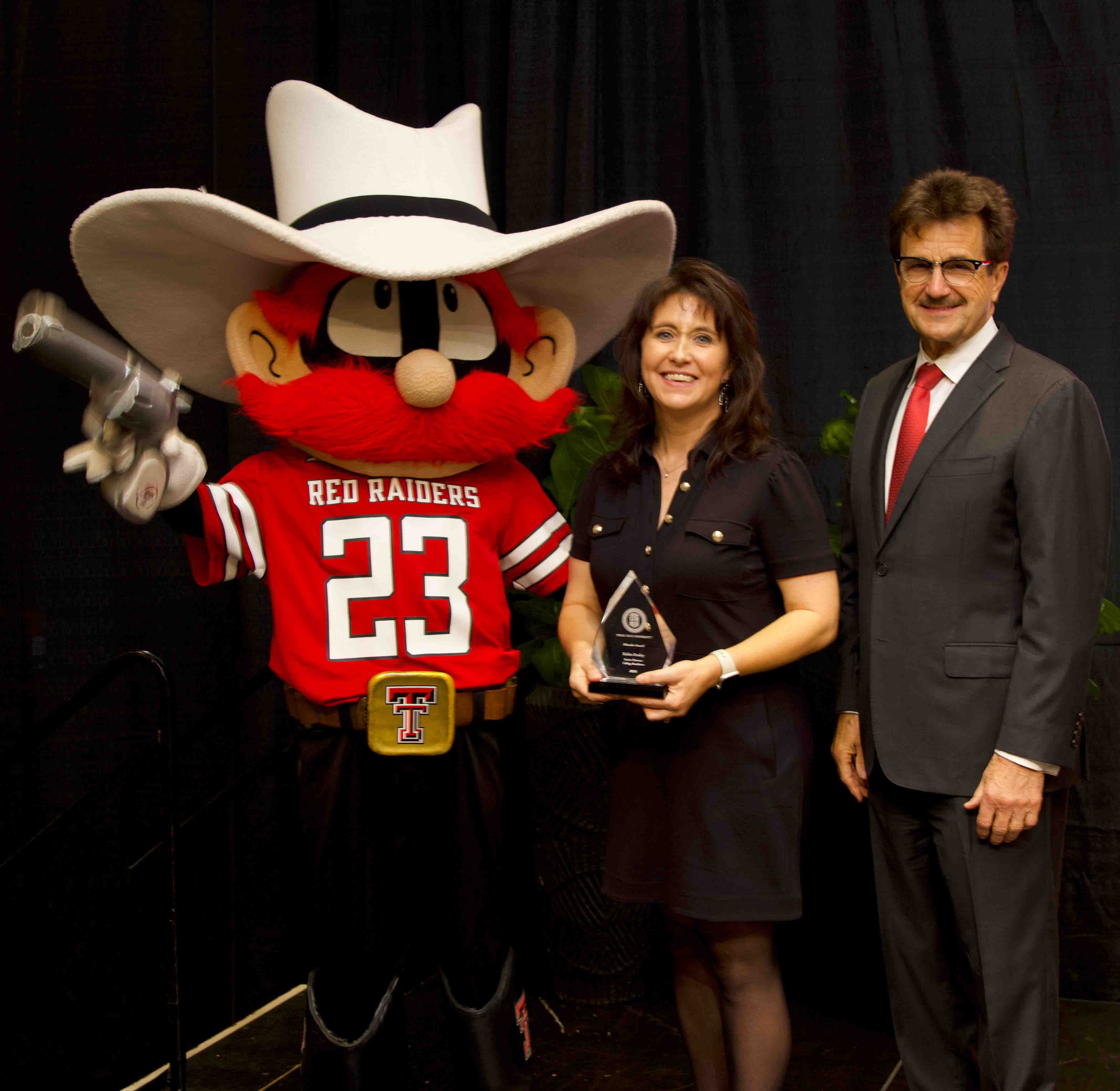Distinguished Staff Awards 2023 Recipient Image: Leeann Slaughter Project Manager