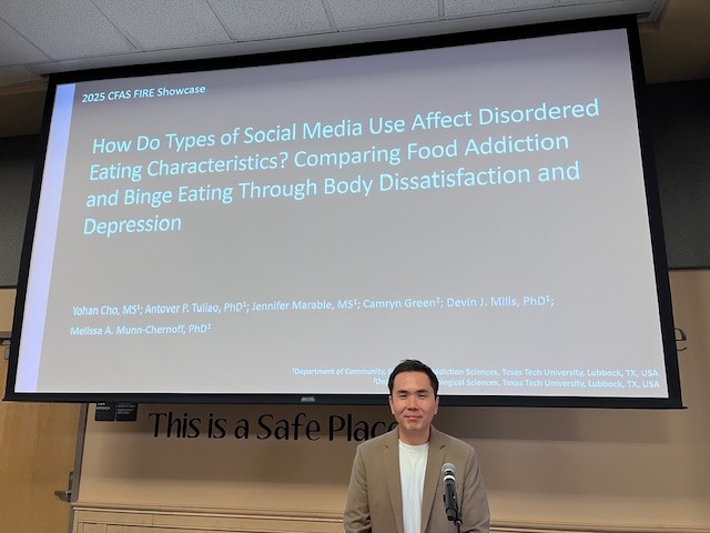 Yohan presenting at CFAS FIRE