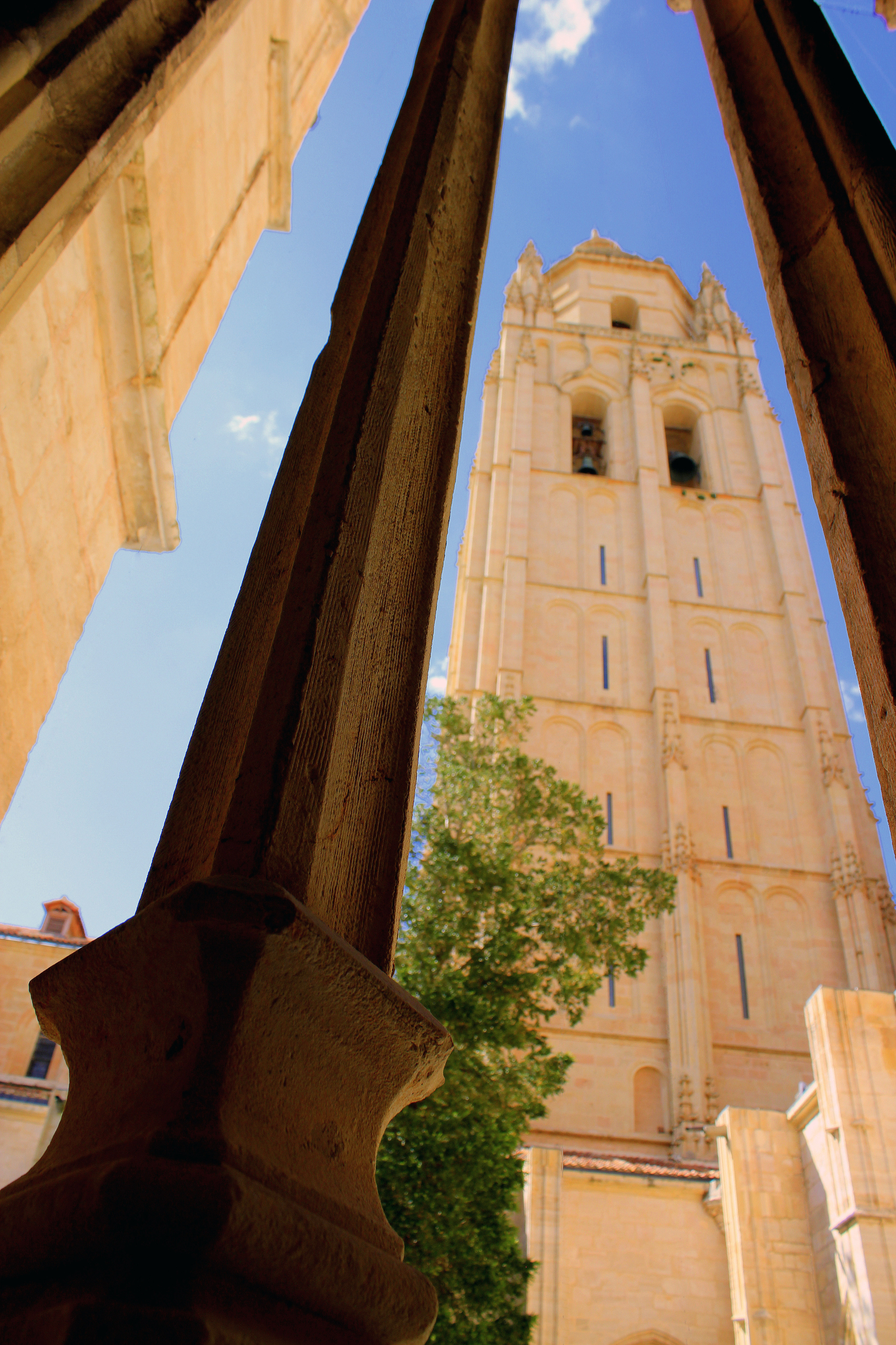  Nieves Nitta: Segovia Cathedral Tower - Segovia, Spain