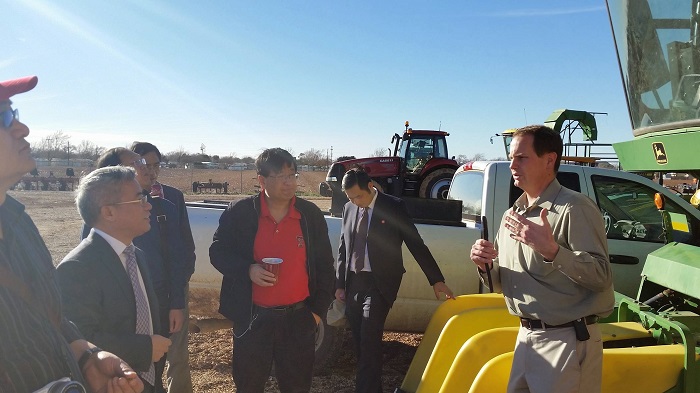 HZAU delegation at the TTU Plant and Soil Sciences Research Farm