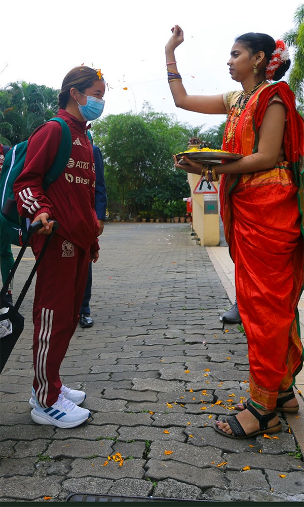 Jade being welcomed to India at the team’s hotel. Jade being welcomed to India at the team’s hotel.