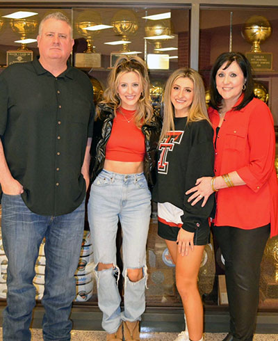 Paige Barnes with family