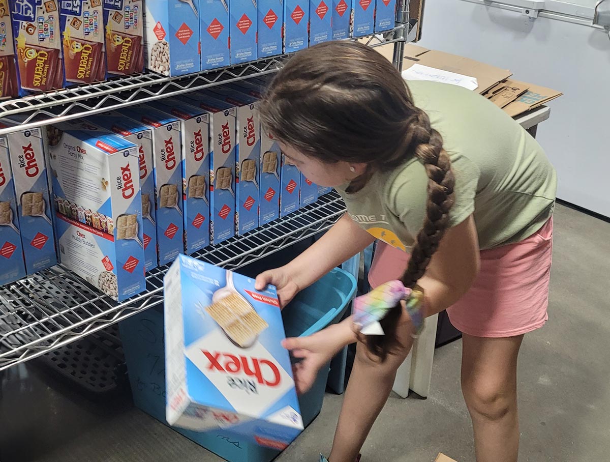 Sierra stacking cereal boxes