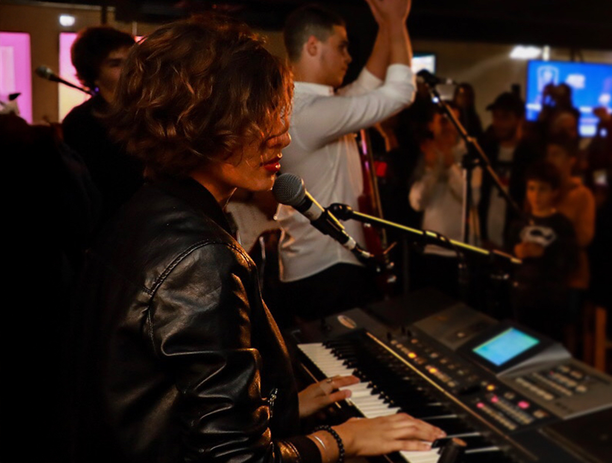 Hala participates in the Amman Jazz Festival and a local rock band contest where they took 3rd place