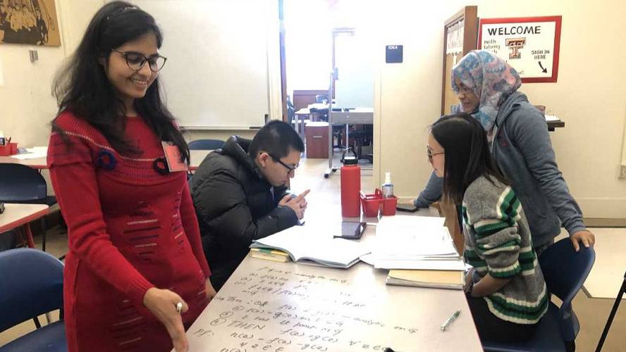 Graduate Students in Tutoring Center