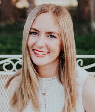 Jenny Headshot