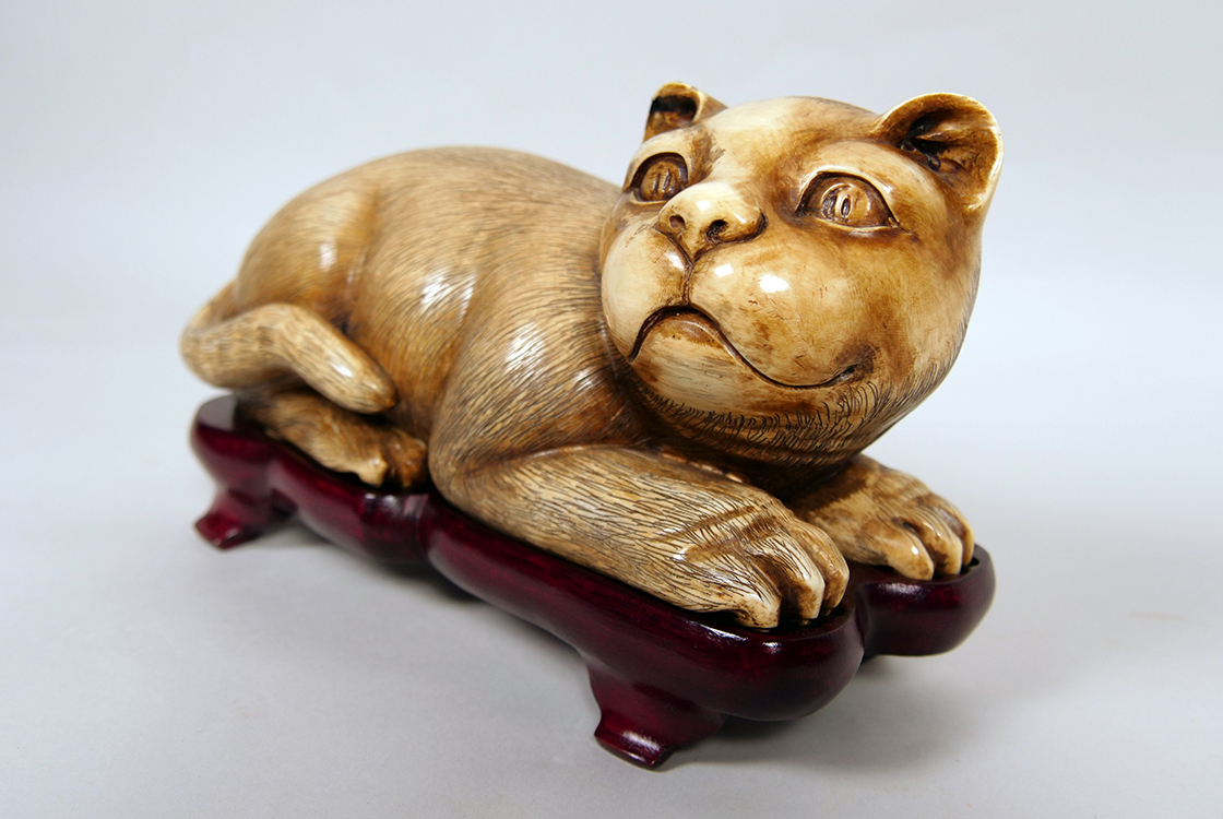 MoTTU Art Collection's Ivory Piece MoTTU Art Collection's Ivory Piece