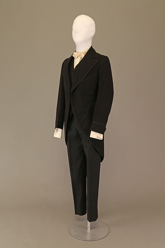 Men’s 3-piece Wedding Suit with Swallowtail Coat