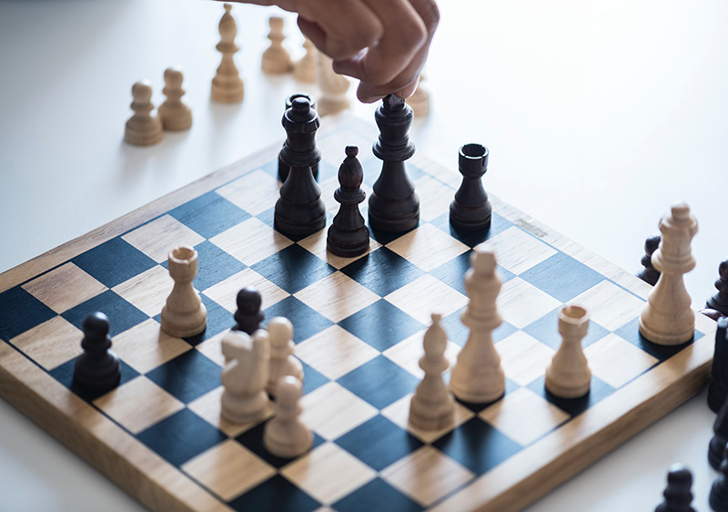 Tempo (chess): Chess, Rook (chess), Check (chess), Scandinavian Defense,  Chess Opening, Center Game, King (chess), Queen (chess), Initiative (chess)  : Surhone, Lambert M., Tennoe, Mariam T., Henssonow, Susan F.: :  Livres