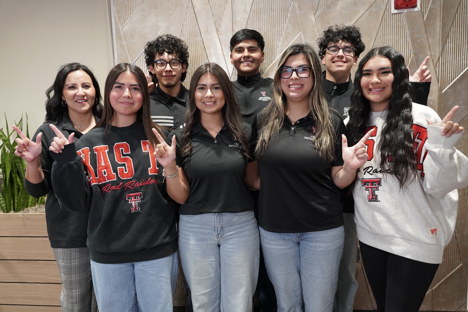Group of HSI staff posing for a photo