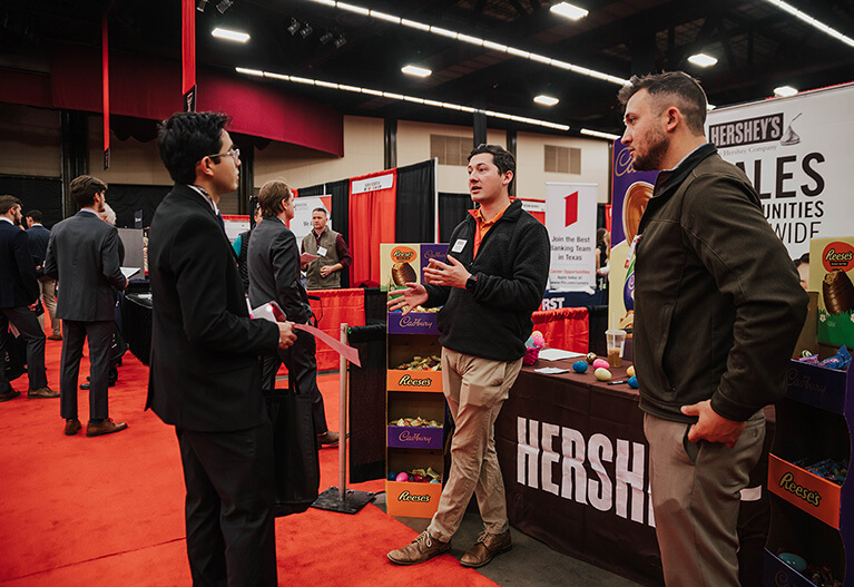 Students with Recruiters in Carreer Fair