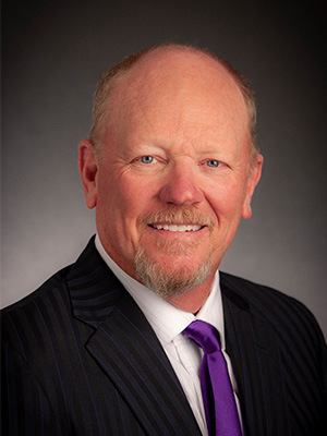 Regent Dustin Womble, 2022 Distinguished Alumni Award Regent Dustin Womble, 2022 Distinguished Alumni Award