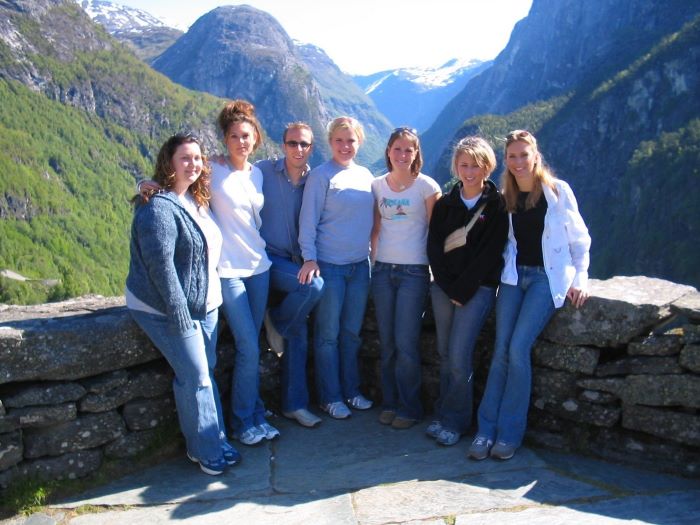 A past Norway study abroad group