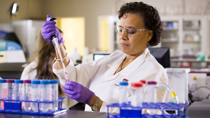Naima Moustaïd-Moussa in a lab