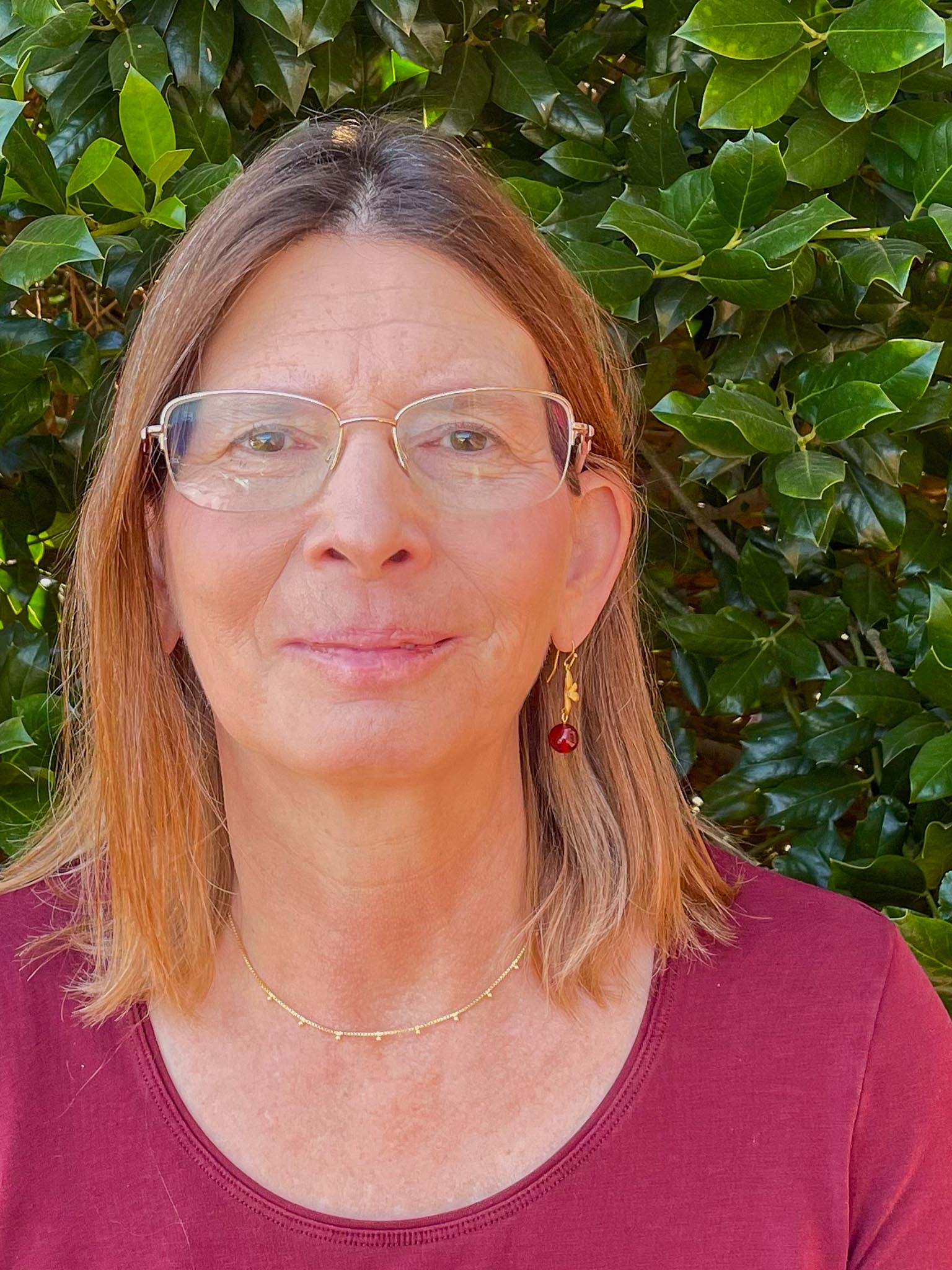 Headshot of Lisa Viator