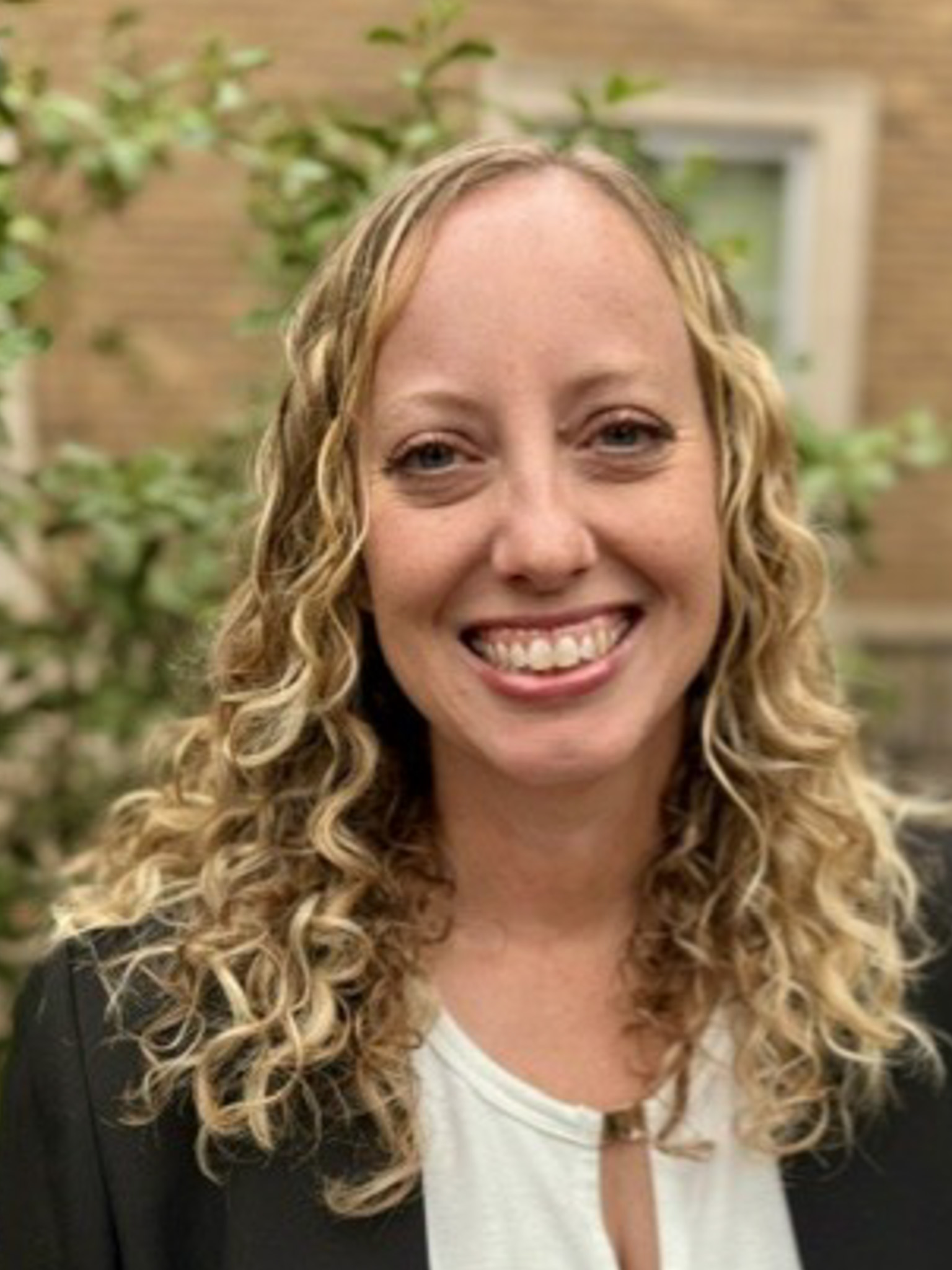 Headshot of Mary Lauren Fox