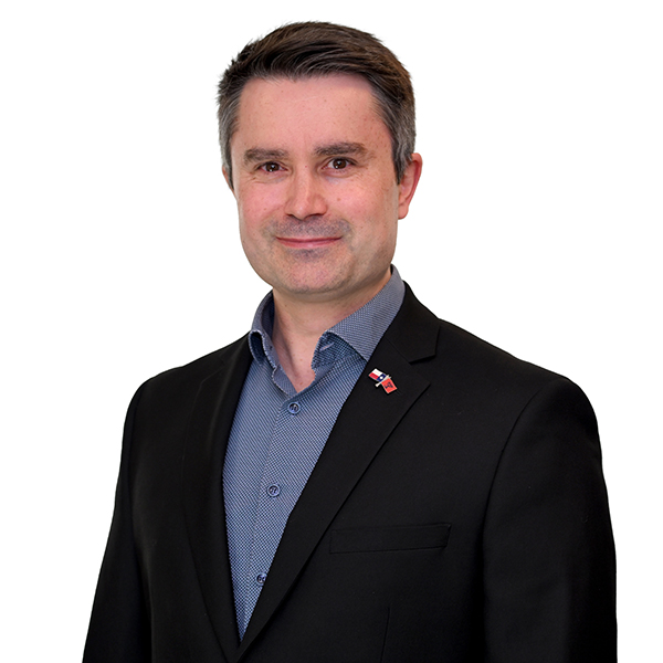 Eric Stoklossa headshot