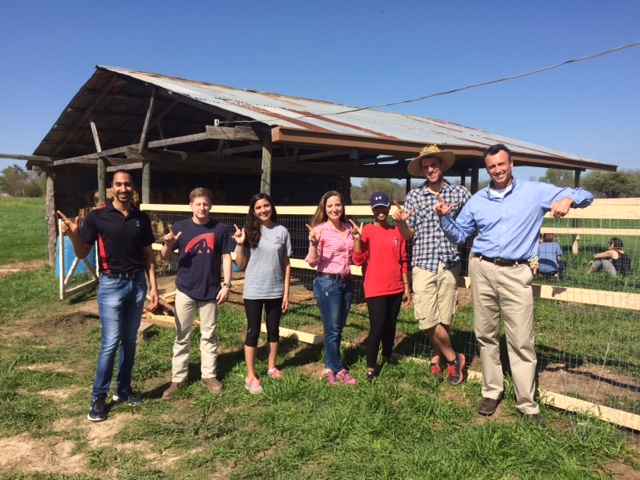 Group of students and staff from TrUE TTU