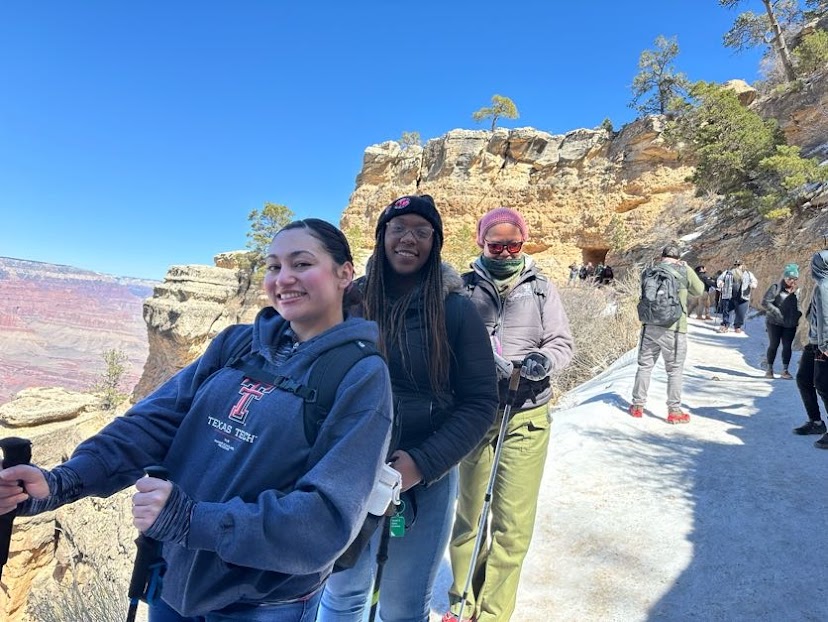 Ivette and 2 others posing or a photo