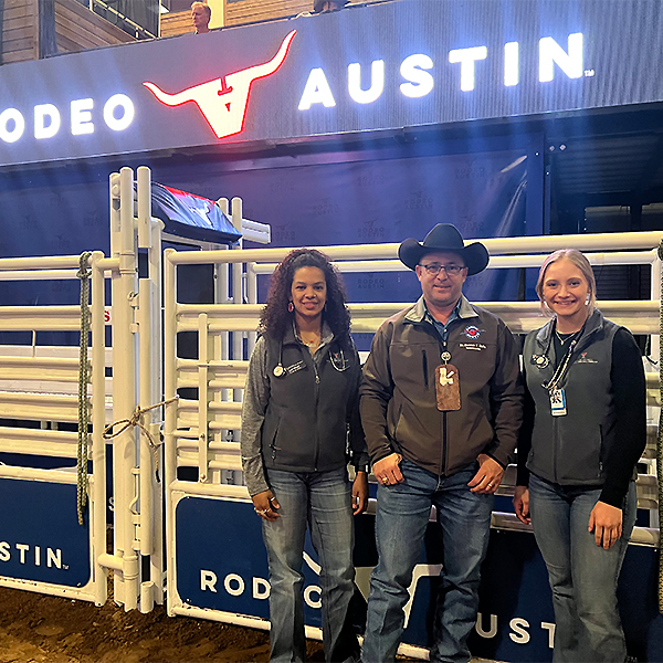 Makenna Hittson helping at Rodeo Austin