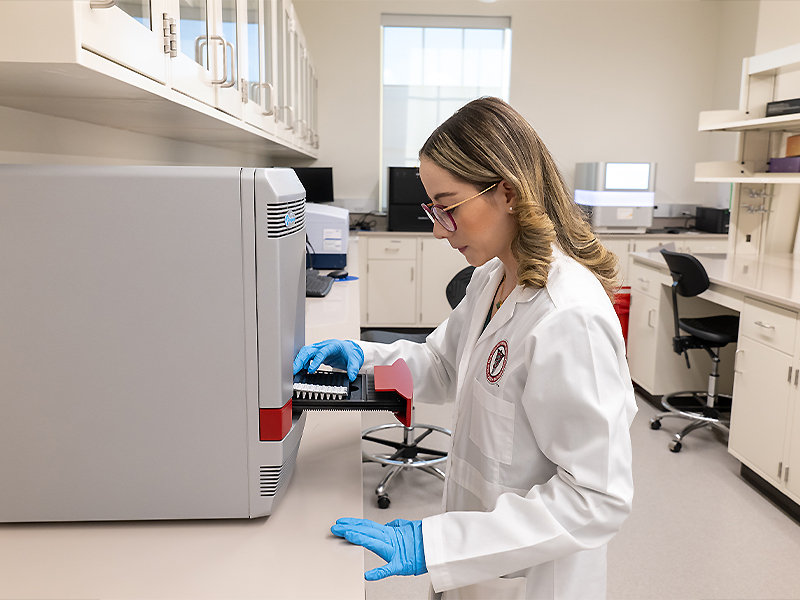 Maria working in research lab