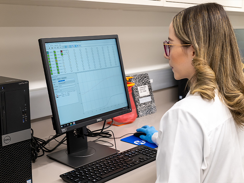 Maria working in research lab