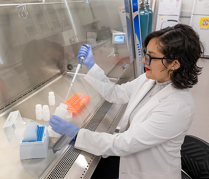 Daniela pipetting