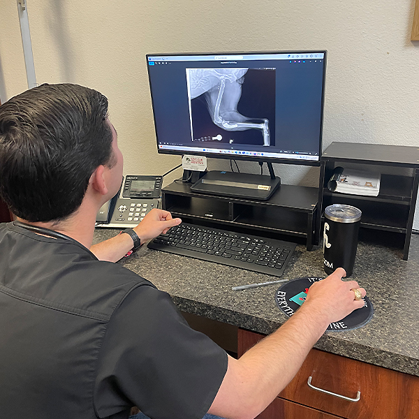 Bennett looking at xray